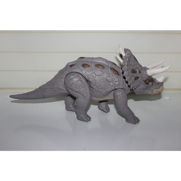 Jurassic World TRICERATOPS - Picture 1 of 3